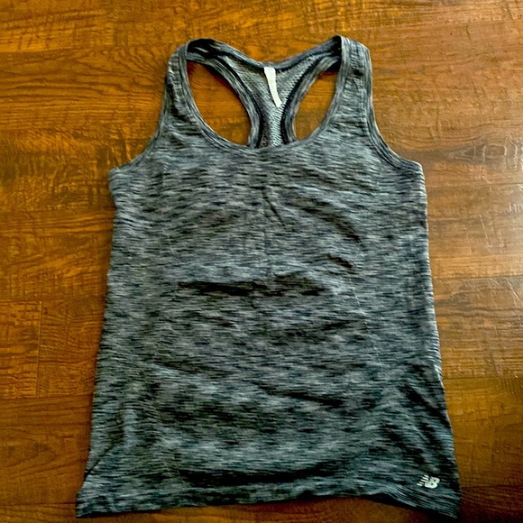 New balance tank top size large great condition - Picture 1 of 2